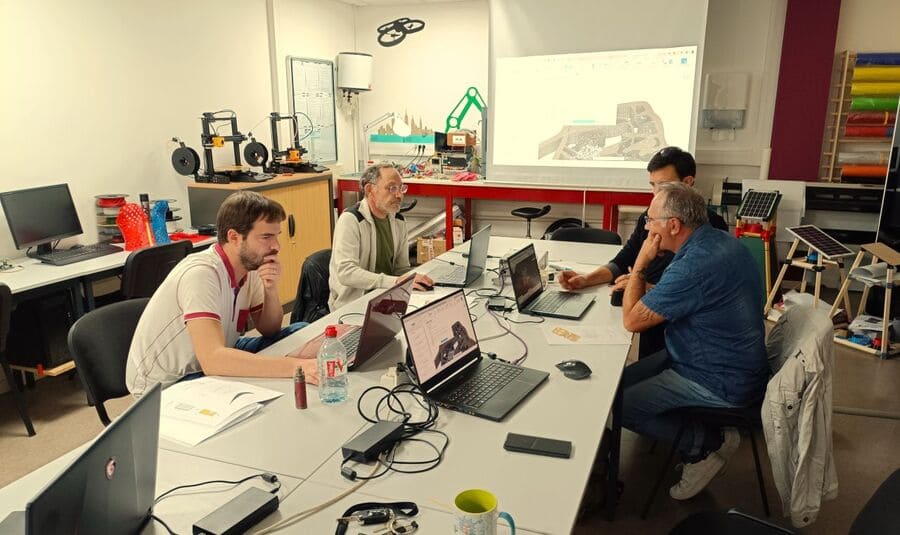 location d'espaces professionnels pour la formation et accompagnement d'entreprises innovantes par le BIC crescendo à Tarbes